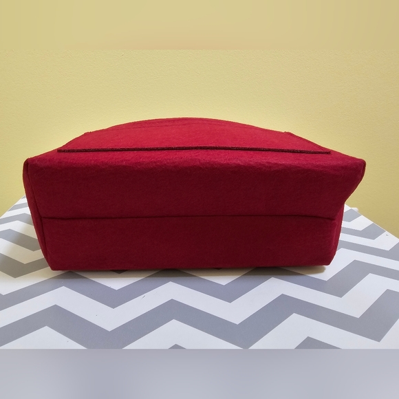 Disney X Coach City Tote Cruella Motif - Picture 13 of 17